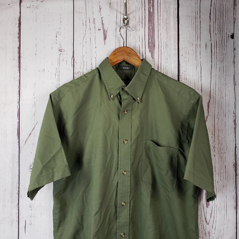 St Johns Bay Iron Free Button Down Shirt Mens Size Medium Short Sleeve Green - Picture 1 of 7